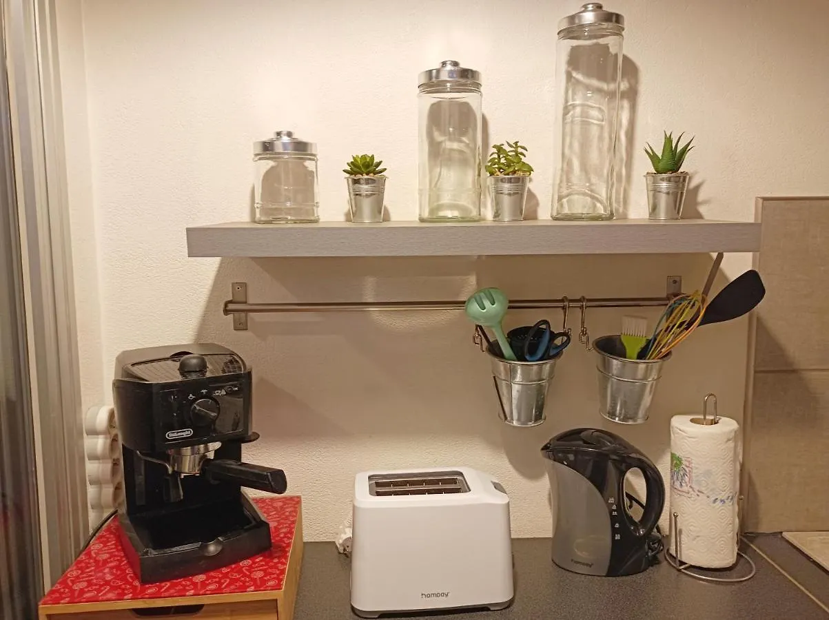 Appartement Joli studio avec coin nuit indépendant, piscine et parc de 8 hectares proche de la plage à Mandelieu